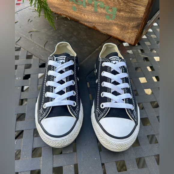 Converse Kids Black Canvas All Star. Size 12 - Picture 4 of 6